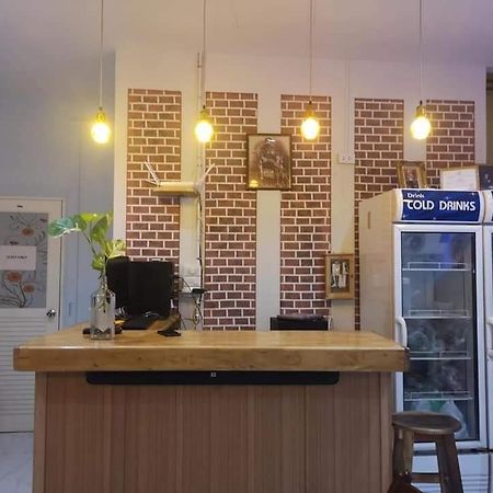 Sun House Bkk Hotel Bangkok Bagian luar foto
