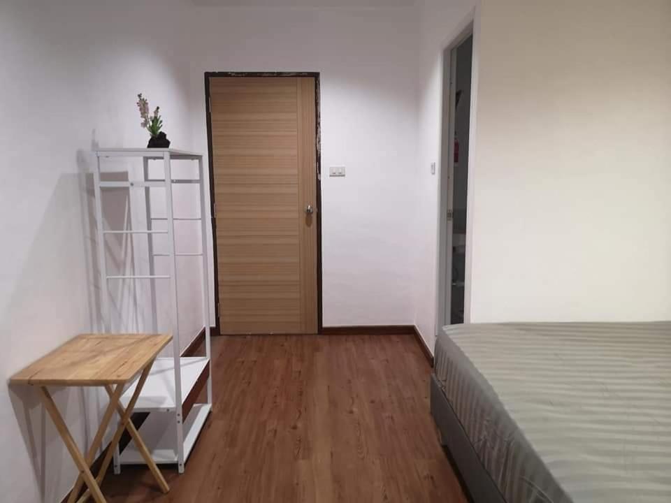 Sun House Bkk Hotel Bangkok Bagian luar foto